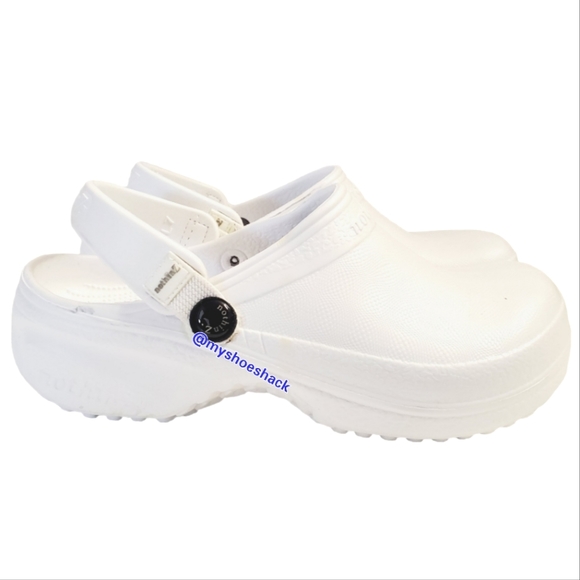 nothinZ Shoes - #236 New Nothinz Women's White Clogs Sandals Water Shoes Size 7 7L Closed Toe